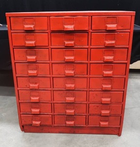 lot 76 image: 24 DRAWER METAL CABINET