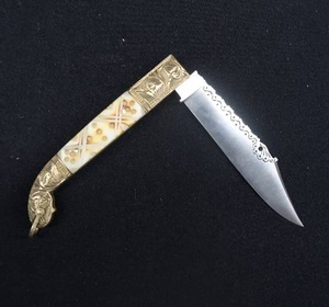 lot 105 image: BEAUTIFUL FOLDING KNIFE