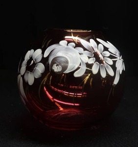lot 116 image: LOT OF CRANBERRY VASES ROUND WITH ROUND OPENINGNEAT