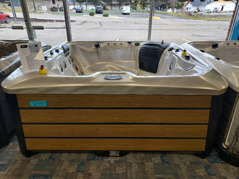 Valhalla Spas & Pools Hot Tub Liquidation NO RESERVE AUCTION! KBID