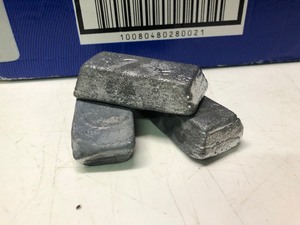 lot 64 image: Approx 25 1lb Lead Ingots