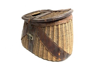 lot 82 image: Neat Old Antique Fishing Creel