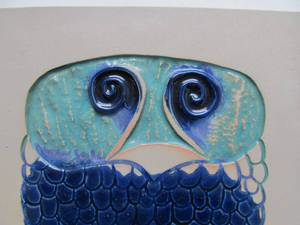 lot 123 image: Vintage Bennington Art Pottery Tile wOwl Design
