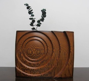 lot 138 image: Wonderful Signed Sculptural Wood Vase by Craig Lossing