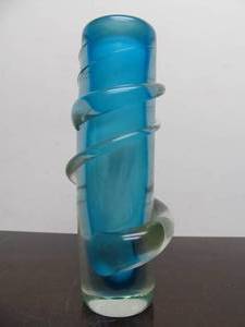 lot 159 image: Excellent Signed Art Glass Vase by Susan DiMarchi