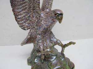 lot 110 image: Nicely Detailed Cast Brass Eagle Statue