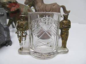 lot 194 image: Estate Lot of Vintage & Antique Small Items