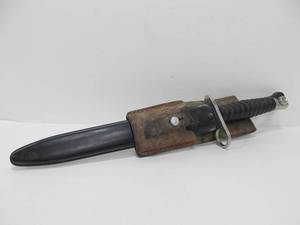 lot 166 image: Orig Vintage Swiss M1957 Rifle Bayonet