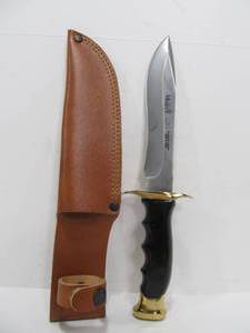 lot 169 image: Excellent Stag & Brass Handled Muela Hunting Knife