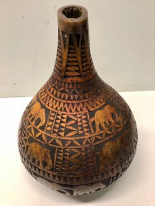 lot 257 image: LARGE Vintage Hand Carved Gourd Vase