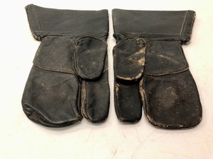 lot 264 image: Orig Vintage WW2 era German Luftwaffe Pilots Leather Flight Gloves  Gauntlets