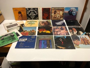 lot 271 image: Lot of 20 Vintage Vinyl Records #1