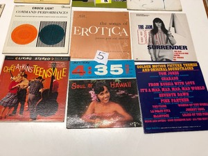 lot 275 image: Lot of 20 Vintage Vinyl Records #5
