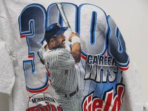 lot 310 image: Group of DAVE WINFIELD Minnesota Twins Items