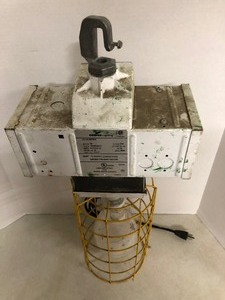 lot 336 image: LARGE Heavy Duty Cooper Lighting Industrial Light