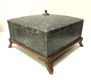 lot 3 image: Very Nice Vintage Handmade MAITLAND SMITH Bronze Clad Footed Display Chest
