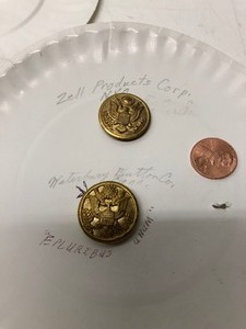 lot 323 image: Group of Identified Vintage & Antique Military Buttons