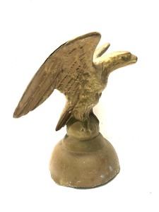 lot 324 image: Large Antique Eagle Statue