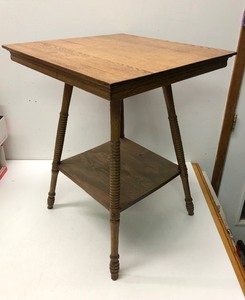 lot 330 image: Excellent Antique Oak Lamp Table