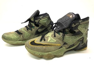 lot 363 image: Lebron James NIKE Basketball Shoes - Mens Size 11