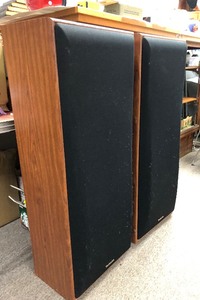 lot 286 image: Pair of Working TECHNICS Model SB-A36 Tower Speakers