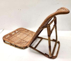 lot 181 image: Original 1930s era Folding Wicker Canoe or Boat Seat