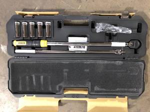 lot 16 image: DEWALT 12 in. Drive Torque Wrench Tire Change Kit (7-Piece) Customer Returns See Pictures