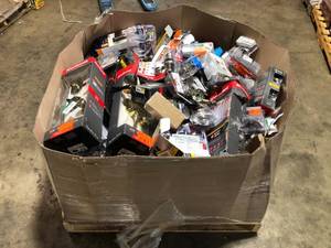 lot 22 image: Gaylord of Assorted Locks and Door Handles Various Models and Conditions Customer Returns See Pictures