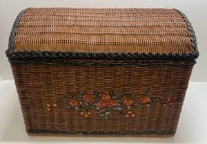 lot 17 image: Large Wicker Trunk Basket With Floral Design 27L x 18 12D x 20T