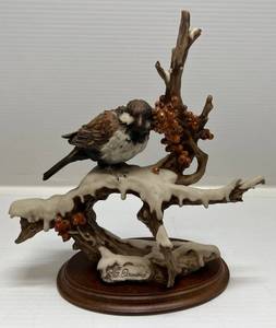 lot 39 image: 1982 Giuseppe ARMANI Sparrow Bird On Snowy Berry Branch Capodimonte Sculpture From Italy  9 x 10 12