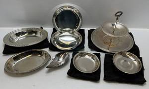 lot 50 image: Misc. Silverplate Items Including Oneida Silversmiths & More
