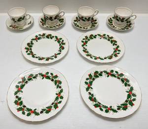 lot 73 image: Royal Tuscan Noel Fine China Dinnerware (One Saucer Different)
