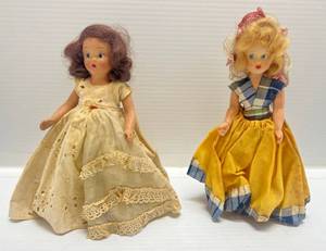 lot 87 image: 2 Nancy Ann Storybook 7 12 Dolls