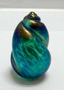 lot 107 image: 1993 OBG Ornamental Blown Glass Shell 2 12T x 1 34