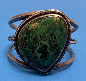 lot 128 image: Vintage 800 Silver & Green Turquoise Braclet