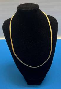 lot 157 image: 17 14K Italy GoldWhite Gold Reversible Necklace 13.91 G