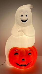 lot 221 image: Ghost On A Pumpkin Blow Mold 35