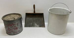 lot 236 image: Vintage Frabills Min-O-Life Galvanized Minnow Bucket & More