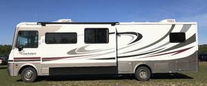 lot 1 image: 2011 Coachmen Mirada 34 RV