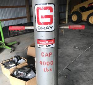 lot 5 image: Gray PortaMatic Air Lift Floor Jack