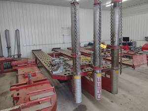 lot 5 image: Chief EZ Liner S21 Frame Rack, Incl...