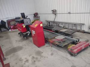 lot 10 image: John Beam Visualiner Alignment Rack...