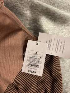 lot 27 image: NWT Sports Bra 1X (Nursing)