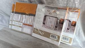 lot 77 image: NIP Lot of Four Trend Lab Birch Window Valance