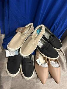 lot 139 image: Resellers Lot New Adult Hanes T-Shirts and Assorted Shoes