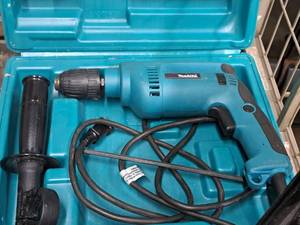 lot 152 image: Makita 12 Drill HP1621F with Case