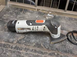 lot 154 image: Craftsman Nextec 12V Multi-Tool 320.61199 with Battery