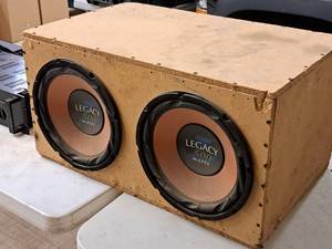 lot 186 image: Legacy 500W Two-Way Stereo Speaker