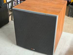 lot 192 image: Polk Audio Powered Subwoofer
