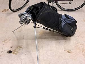 lot 221 image: Golf Club Set with Virage Golf Clubs, Golf Bag with Stand